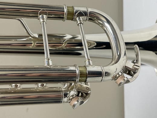 Yamaha YTR8335S Xeno Professional Trumpet 5